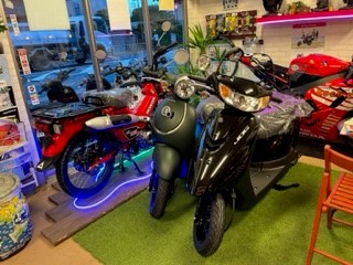 店頭販売中のバイク5